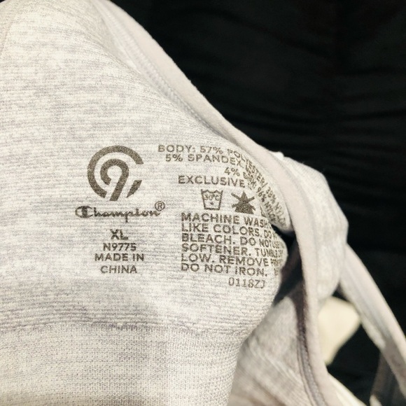 CHAMPION Women’s Sports Bra. Size: XL - Picture 2 of 3
